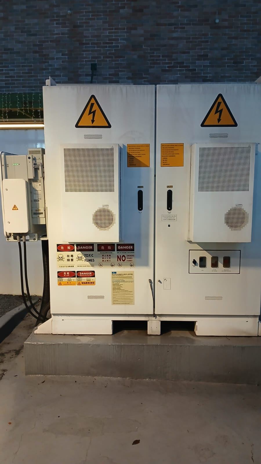 Quadros de proteção e medição da usina